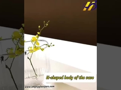 यू के आकार का फूलदान